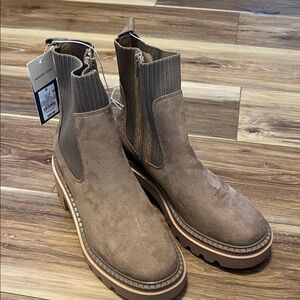 Universal Thread Brown Chelsea Boots